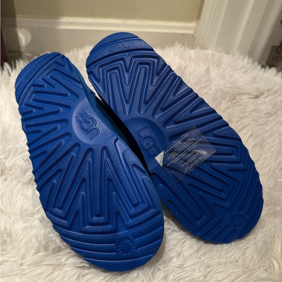 UGG Neumel II Boot Kids 6Y/7.5W Brand New - Picture 5 of 6